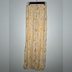 NWT RESA Yellow and Cream Floral Pleated Trouser Pant Size Small Spring Easter